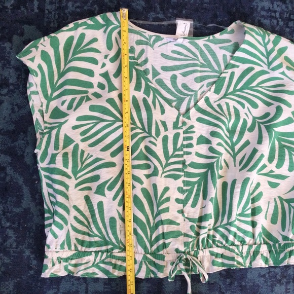 Reitmans 2X V Neck Short Sleeve Blouse NWT Viscose Blend - Picture 7 of 8